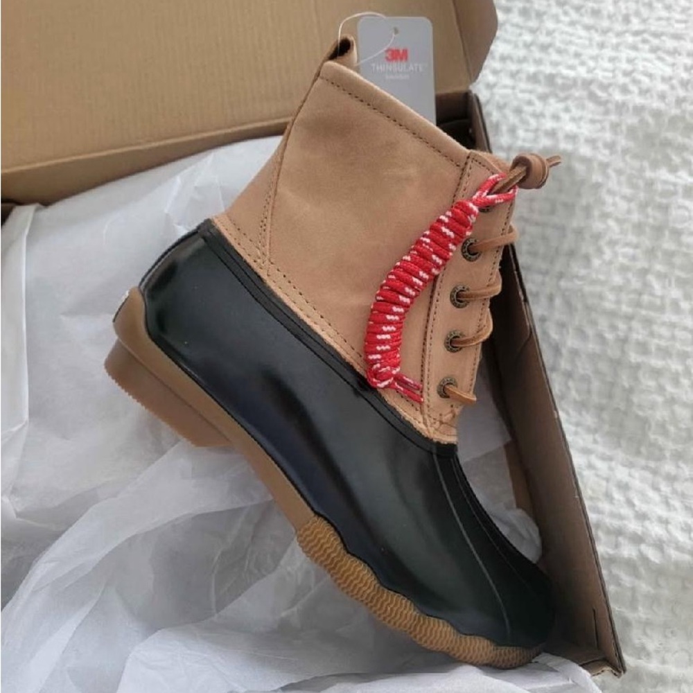 NWT SPERRY BOOTS Tan and Black Duck Boot with Red Accent - Women's Winter Boot